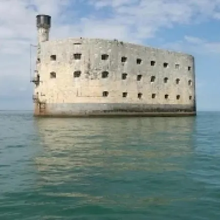 2 étoiles - Piscine - Eebbhi Saint-Denis-dʼOléron