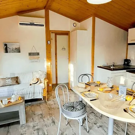 Chalet 2 Etoiles - Piscine - Eebbi0