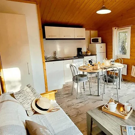 2 Etoiles - Piscine - Eebbi0 Chalet