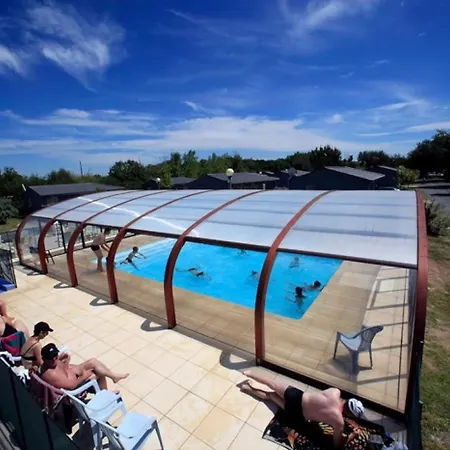Zecamping 2 Etoiles 500M Plage Piscine Chauffee Piscine Couverte Dog Friendly 샬레